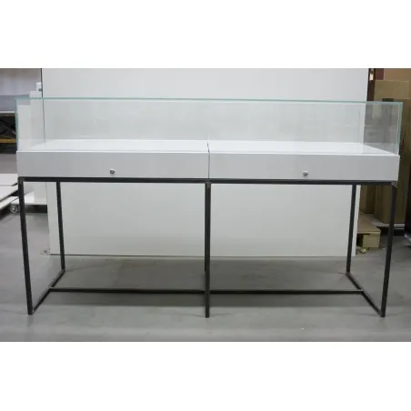 vitrine displays
